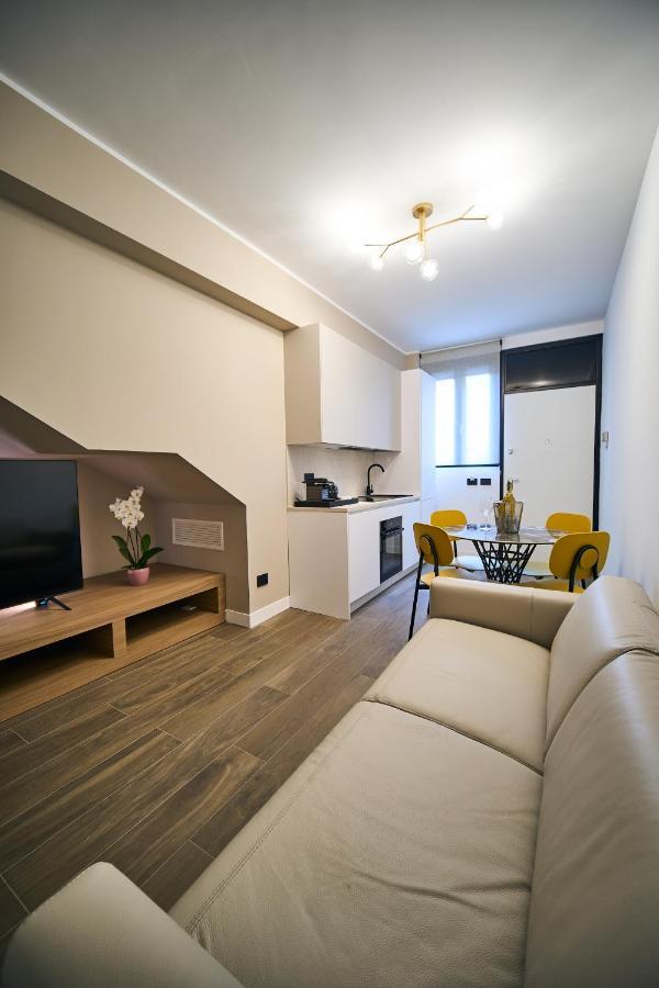 Luxury & Central Apartment Милано Екстериор снимка