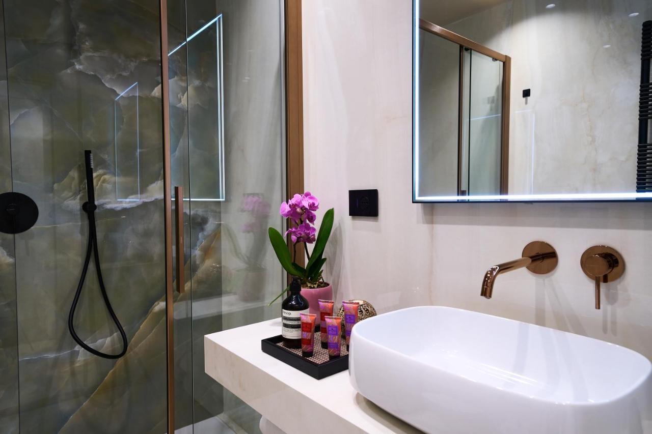 Luxury & Central Apartment Милано Екстериор снимка