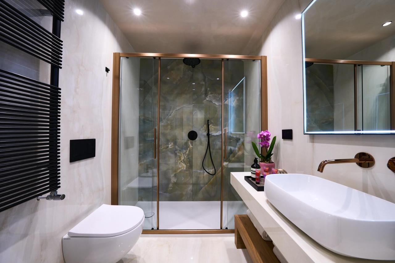 Luxury & Central Apartment Милано Екстериор снимка