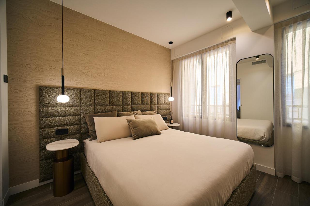 Luxury & Central Apartment Милано Екстериор снимка