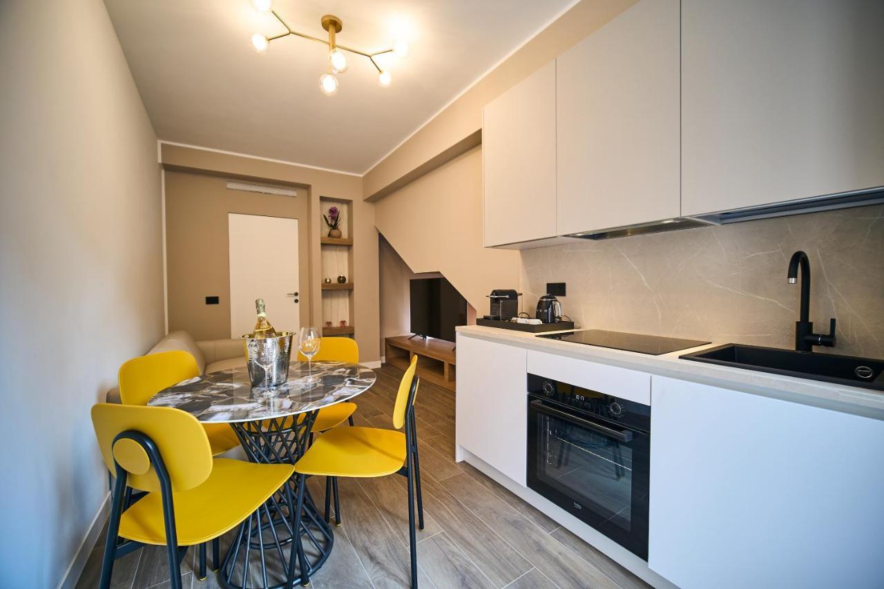 Luxury & Central Apartment Милано Екстериор снимка