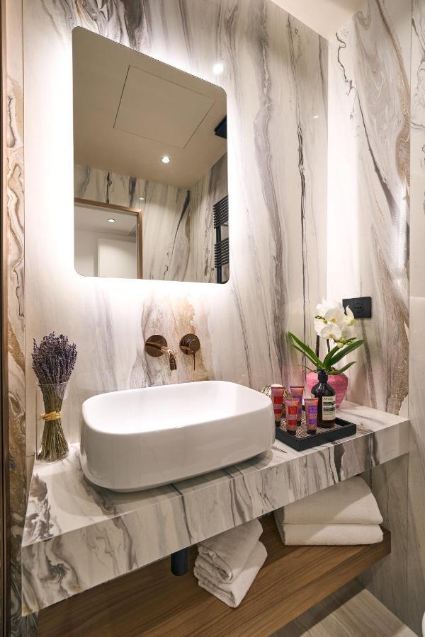 Luxury & Central Apartment Милано Екстериор снимка