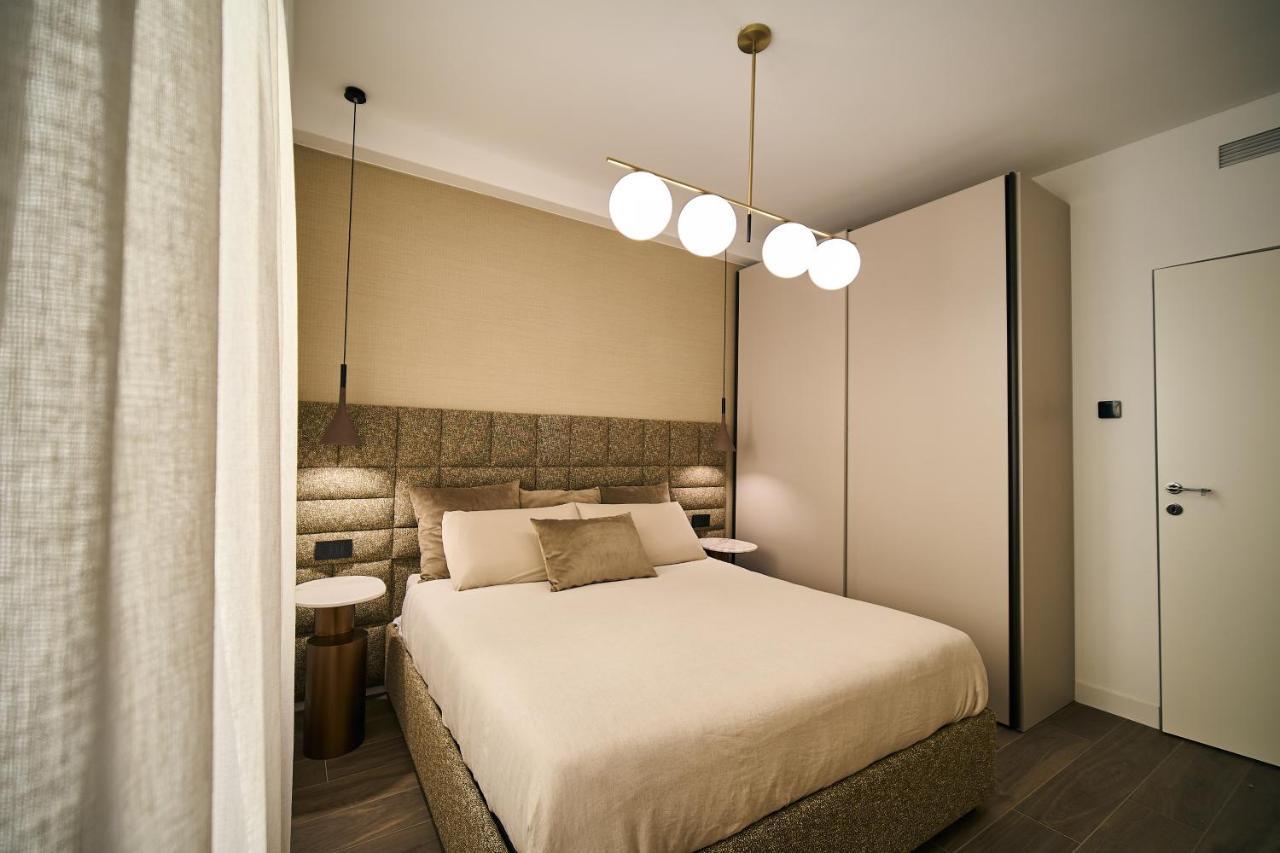 Luxury & Central Apartment Милано Екстериор снимка