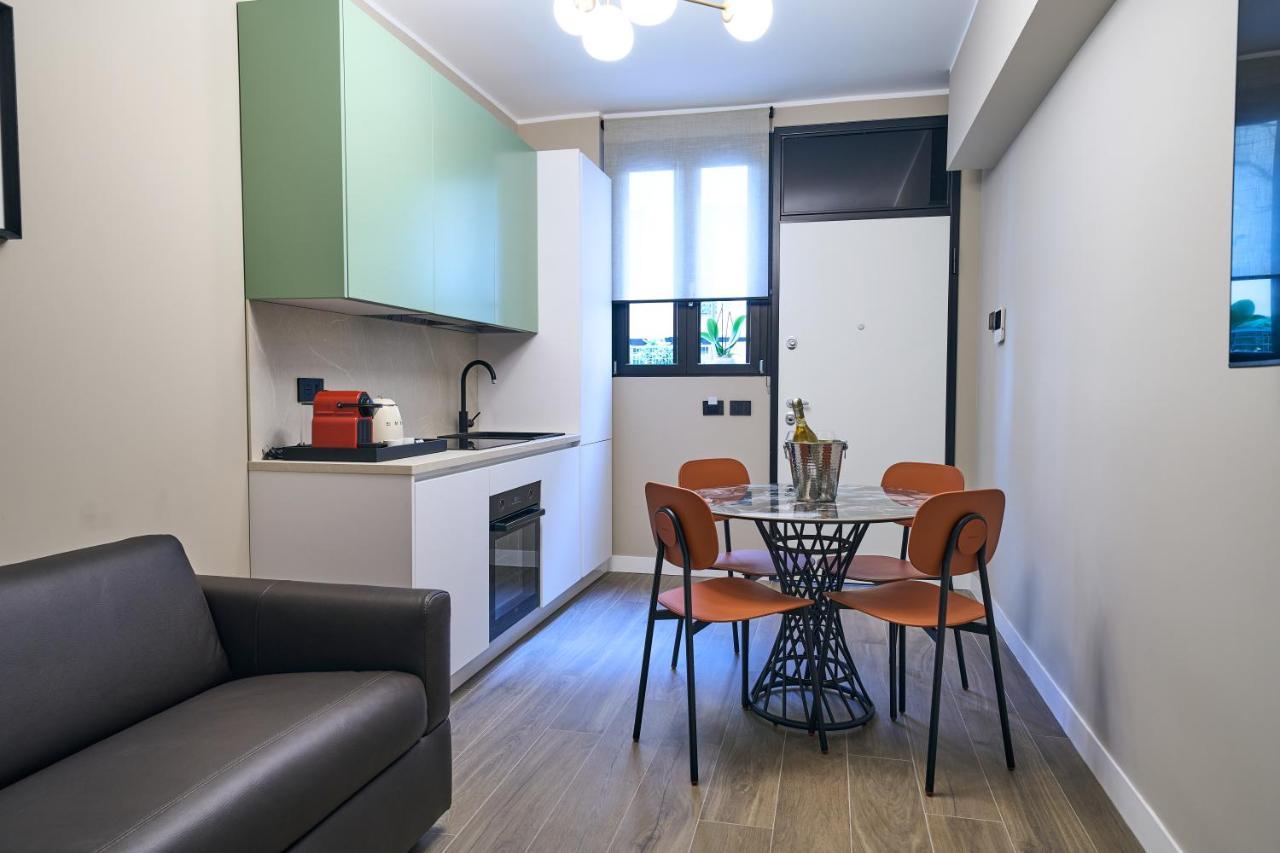 Luxury & Central Apartment Милано Екстериор снимка