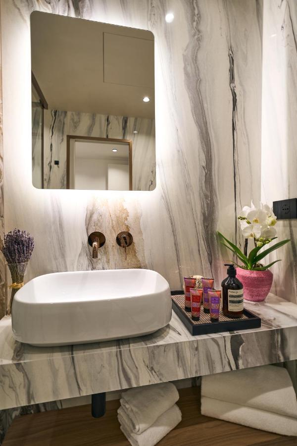 Luxury & Central Apartment Милано Екстериор снимка