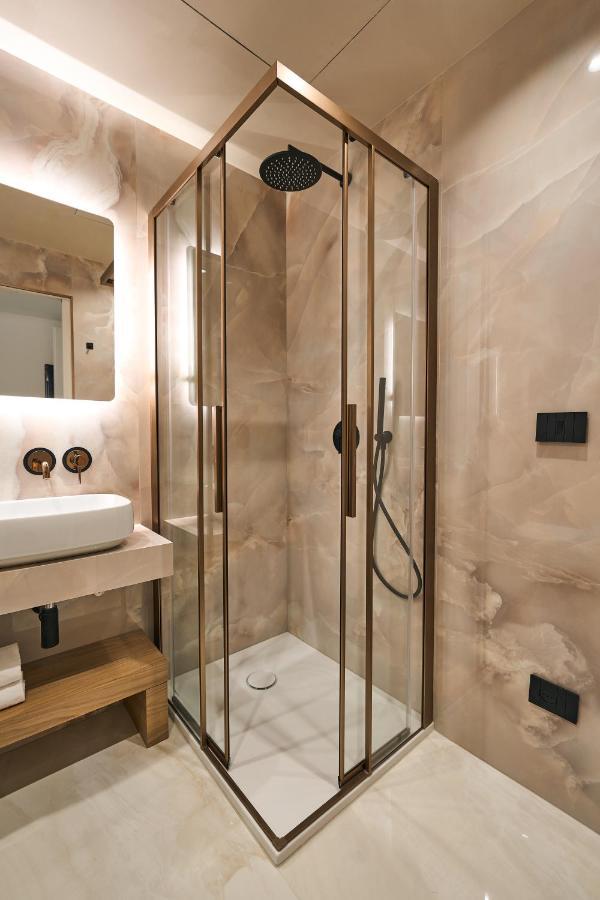 Luxury & Central Apartment Милано Екстериор снимка