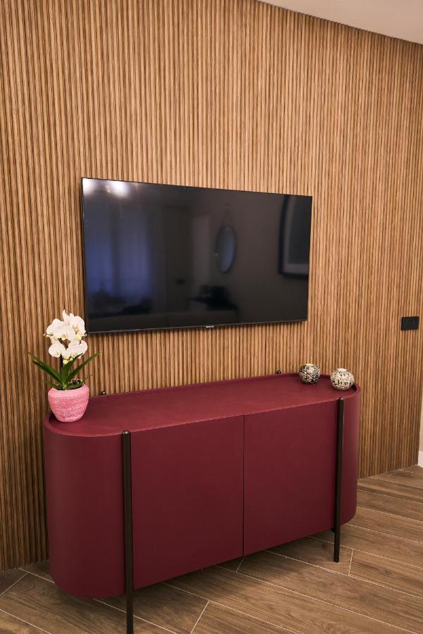 Luxury & Central Apartment Милано Екстериор снимка