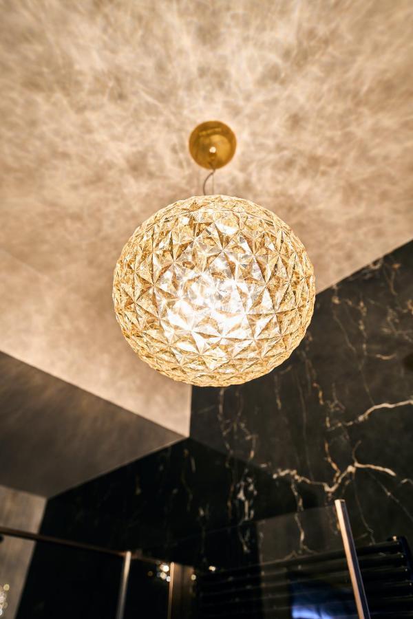 Luxury & Central Apartment Милано Екстериор снимка
